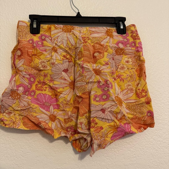 H&M High Waist Yellow and Pink Shorts Linen - Picture 2 of 5
